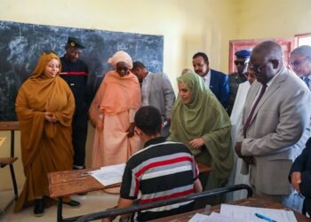 انطلقت اليوم الأحد، من مباني ثانوية عرفات (2) بنواكشوط، منافسات الدور النهائي من مسابقة أولمبياد العلوم، لنيل جائزة رئيس الجمهورية للعلوم.